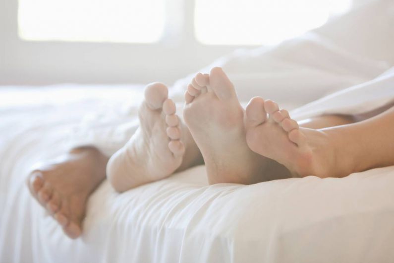 Couple-Feet-In-Bed-The-Trent-795x530