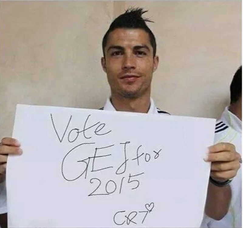 Was Cristiano Ronaldo paid to do this for president Jonathan? (See Photo) theinfong.com