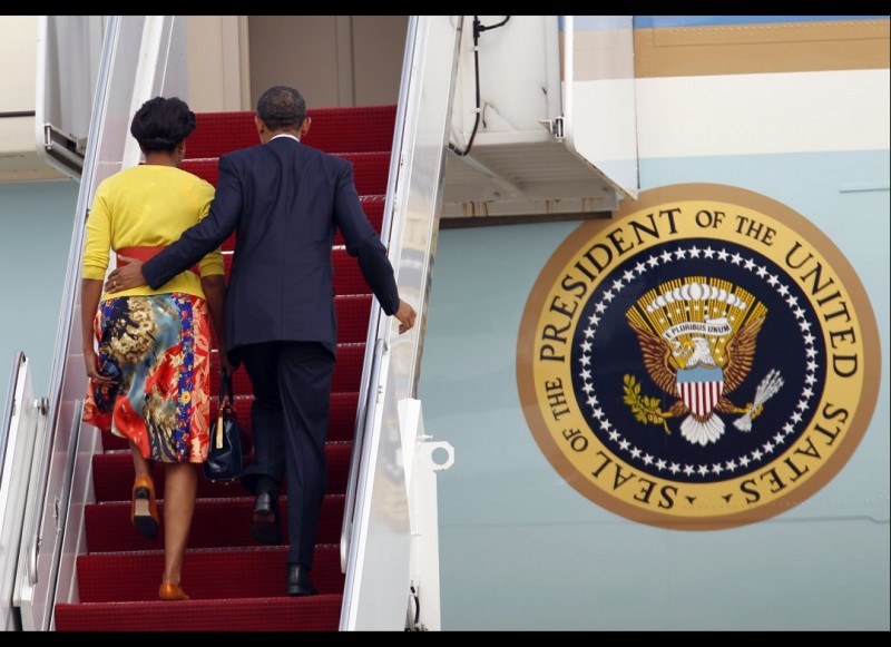 Obama-PDA-moment-222