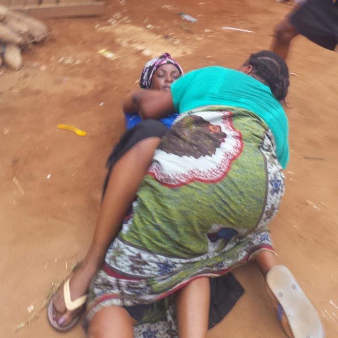 Kate Henshaw spotted fighting with a market woman (Photos)