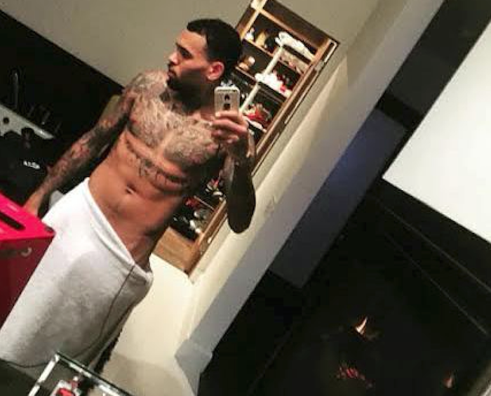 See the naughty pic Chris Brown shared and deleted immediately theinfong.com 700x564