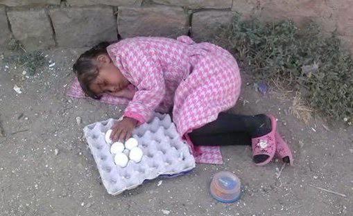 Photo of little Yemen girl who sells eggs on the street to help family survive after her father's death will leave you in tears