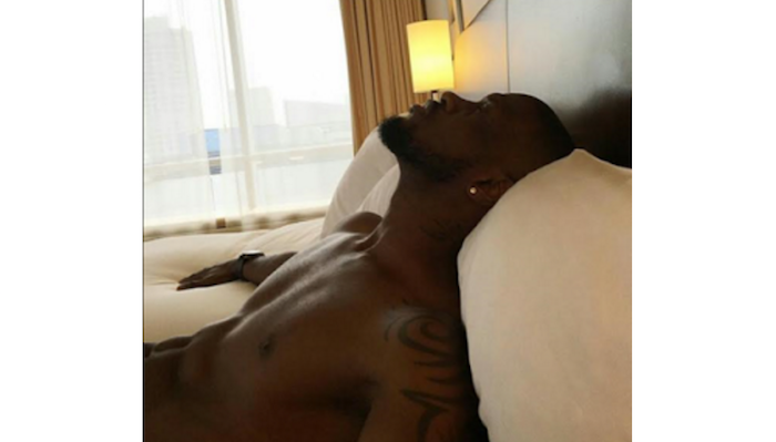 Peter Okoye claps back at fan who criticized his sexy bedroom photo theinfong.com 700x399