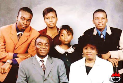 Check out this beautiful throwback photo of Bishop David Oyedepo and his family theinfong.com