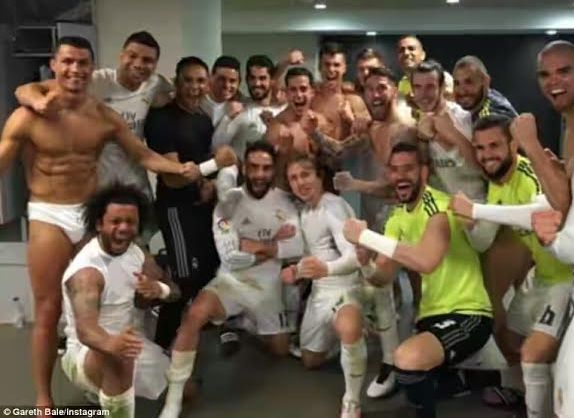 Ronaldo strips to his underwear as Madrid celebrate El Clasico win theinfong.com