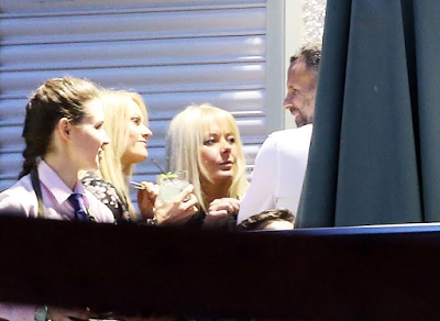 Ryan Giggs laughs and jokes with women at his restaurant amid marriage problems (photos) theinfong.com