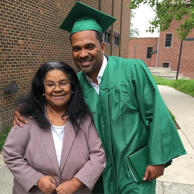 US Comedian Mike Epps graduates from High School at 45  theinfong.com