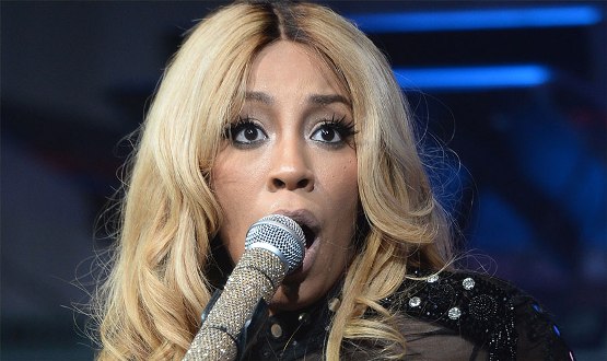 K Michelle performs braless at a concert (Photos) theinfong.com