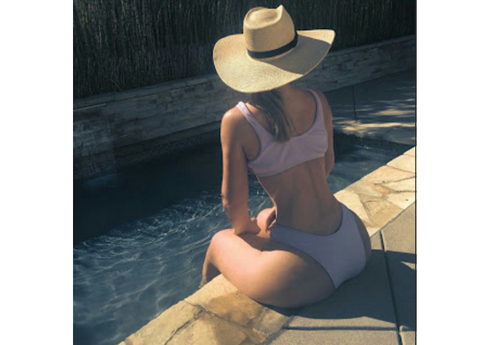 Iggy Azalea Puts Her Bikini Body On Display Theinfong 