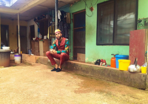 jidenna-shares-photo-of-his-childhood-home-in-enugu-nigeria-theinfong-com