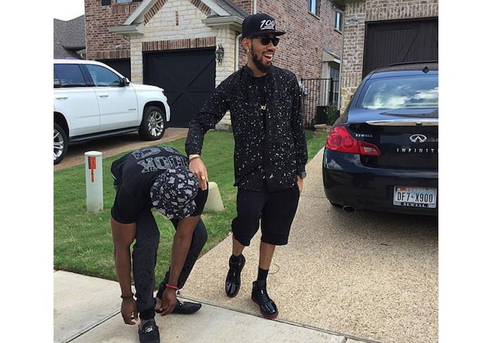 15-photos-that-prove-phyno-wears-more-expensive-clothes-than-other-nigerian-celebs-theinfong-com-700x488