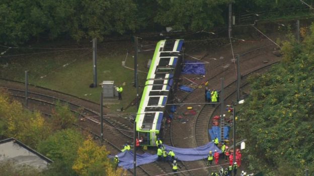 update-on-croydon-tram-crash-seven-dead-50-injured-and-driver-arrested-for-manslaughter-theinfong-com