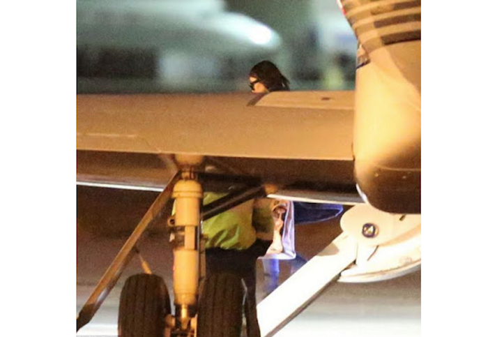 kim-kardashian-hurriedly-flies-to-los-angeles-to-be-with-hospitalized-husband-kanye-west-theinfong-com-700x483