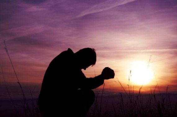Most dangerous Christian prayers - MAN-PRAYING-THEINFONG.COM