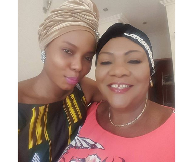 Yemi Alade shares selfie with her mother