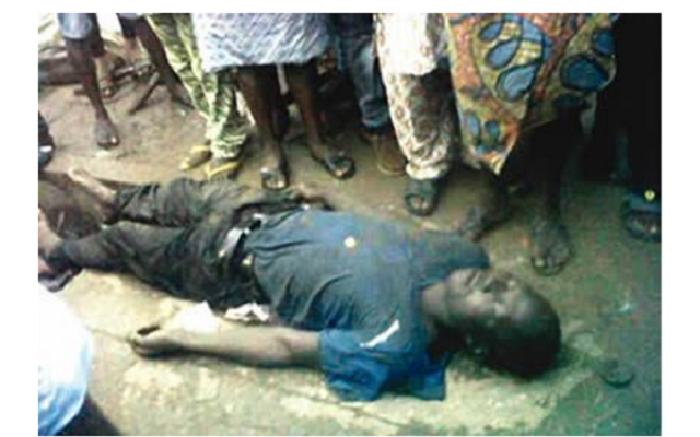 Nigerian Police Woman murder innocent bus driver