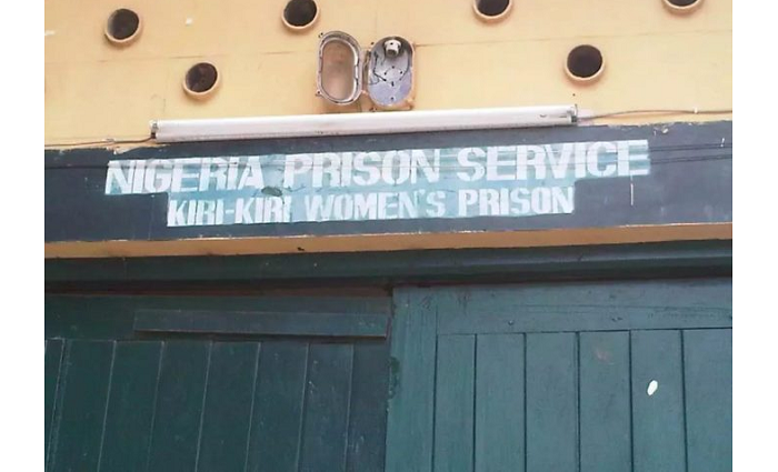 Female warder caught smuggling alcohol to prisoners