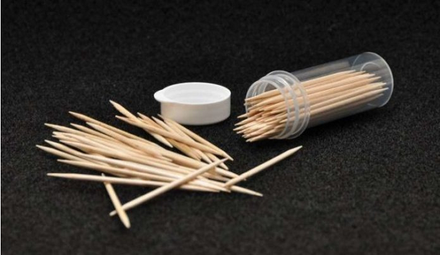The use Toothpick after eating