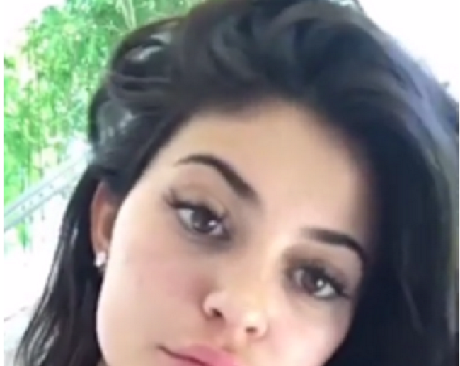 Kylie Jenner shows off her make up free face