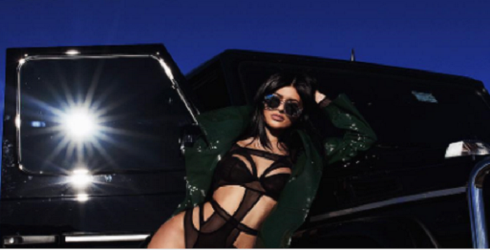 eye-candy-swimsuit-photo-of-kylie-jenner