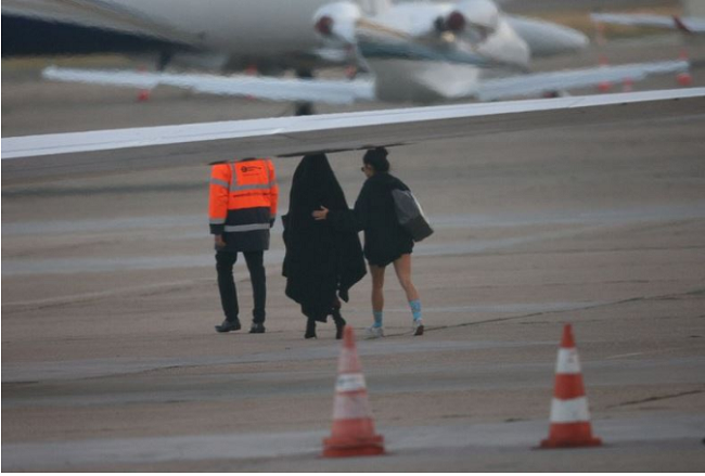 how-kim-kardashian-fled-france-in-private-jet
