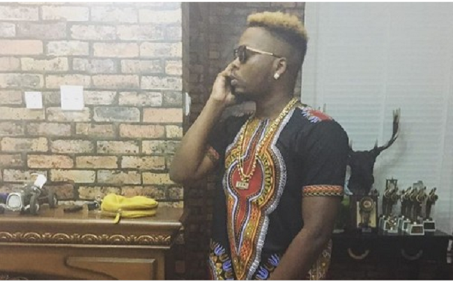 olamide-looks-sharp-in-dashiki-outfit