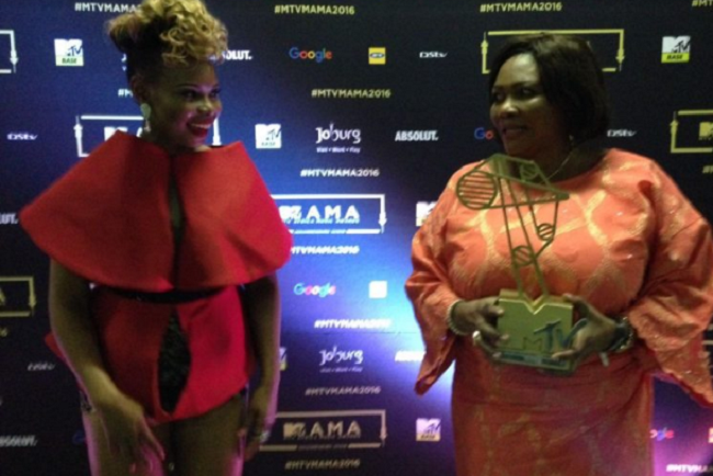 yemi-alade-takes-her-mum-on-a-shopping-spree