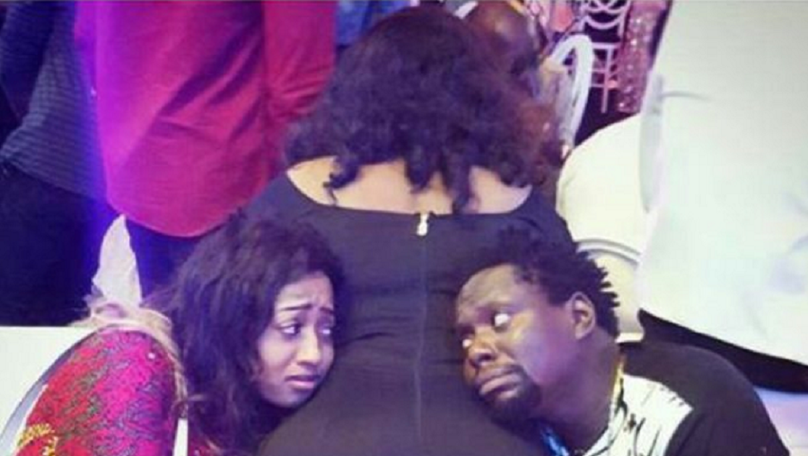 klint-da-drunk-and-wife-pose-on-a-ladys-massive-butt