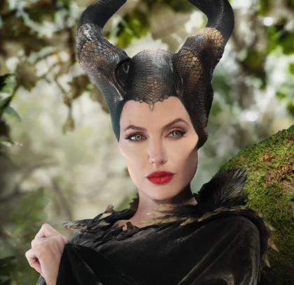 Toke Makinwa cosplays Angelina Jolie's 'Maleficent' outfit (Photos)