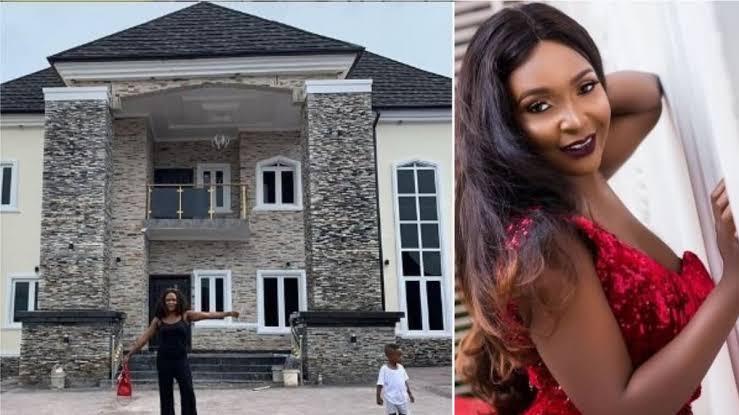 Relationship blogger, Blessing Okoro, who months ago, was embroiled in a messy scandal after she claimed ownership of a house that was not hers, has taken to her IG page to give a reason why most people live fake lives.