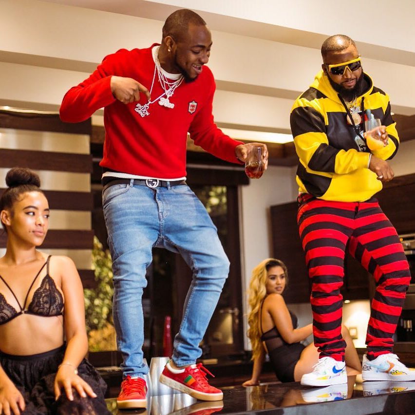 lady twerks to davido song