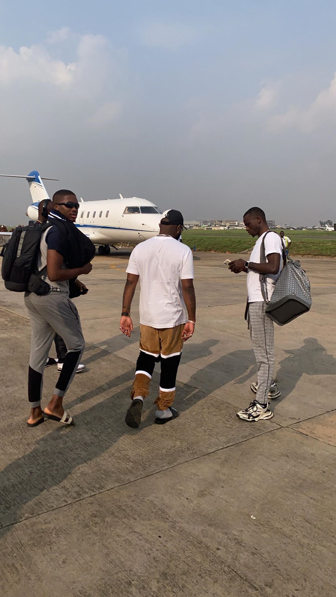 Davido repaints his 'Private Jet' as he returns to Lagos (Video)