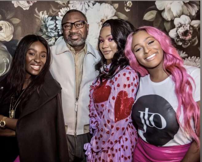 Well, even the best dads have their saturation points, the billionaire dad could be seen looking exhausted in a photo with his two eldest daughters Tolani Otedola and Florence Otedola. Turns out that papa couldn’t match up to the energy of his ecstatic girls whom he asked to be sedated.