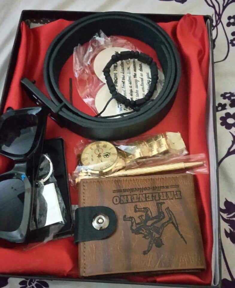 Man shares photos of valentine gift pack he ordered online and what he got instead 