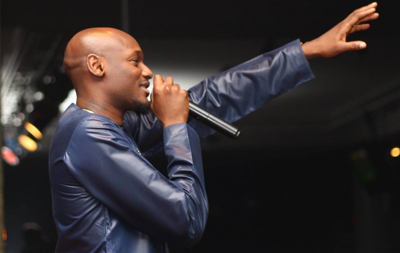 2face_IdibiaPerforming-theinfoNG