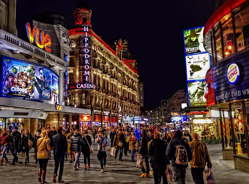 london-leicester-square-at-night