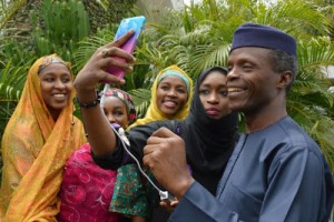 VP-Elect-Prof.-Osinbajo-Spotted-Taking-Selfie-With-Pretty-Abuja-Girls