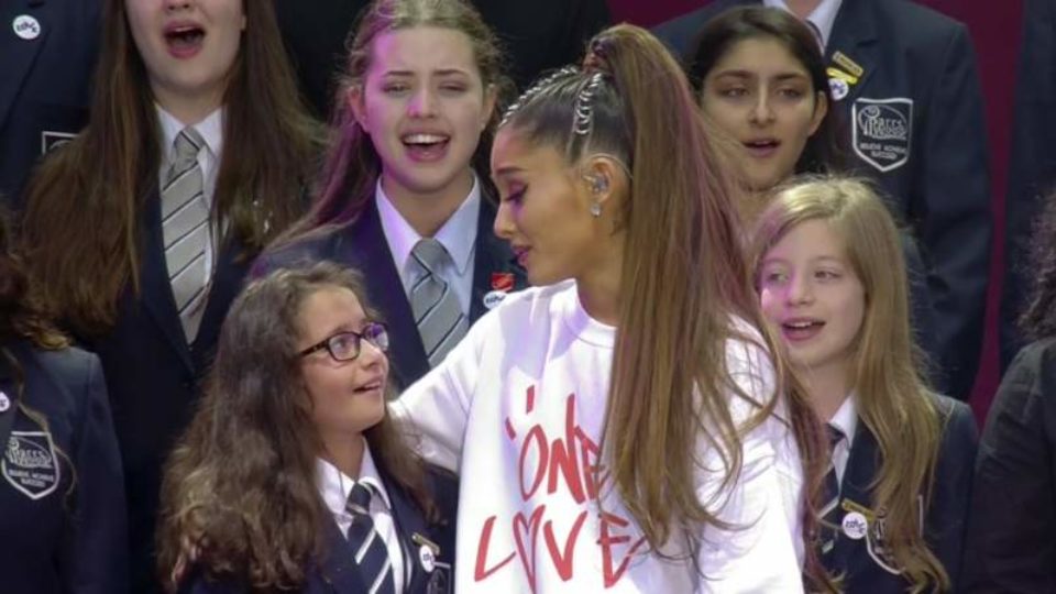 Ariana Grande Returns To Manchester Raised £10million For Attack Victims Theinfong 0030