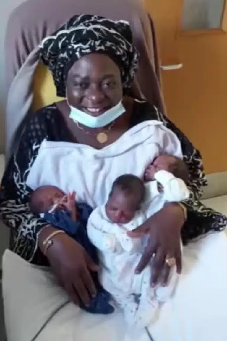 54-year-old woman welcomes triplets after a 21-year wait (Video)