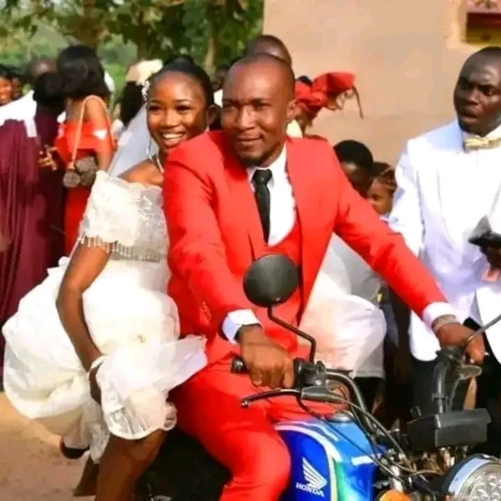 “Life no suppose hard” – Adorable moment Nigerian couple arrived their church wedding on a bike