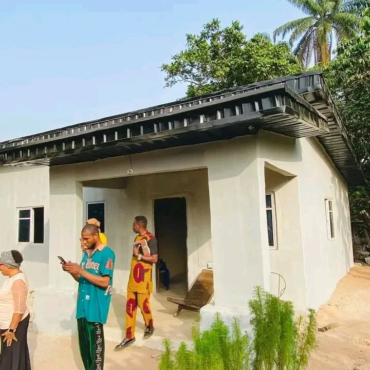 Fashion designer, Ugomdi Ogbonna and friends builds new house for helpless Elderly Woman in Abia State