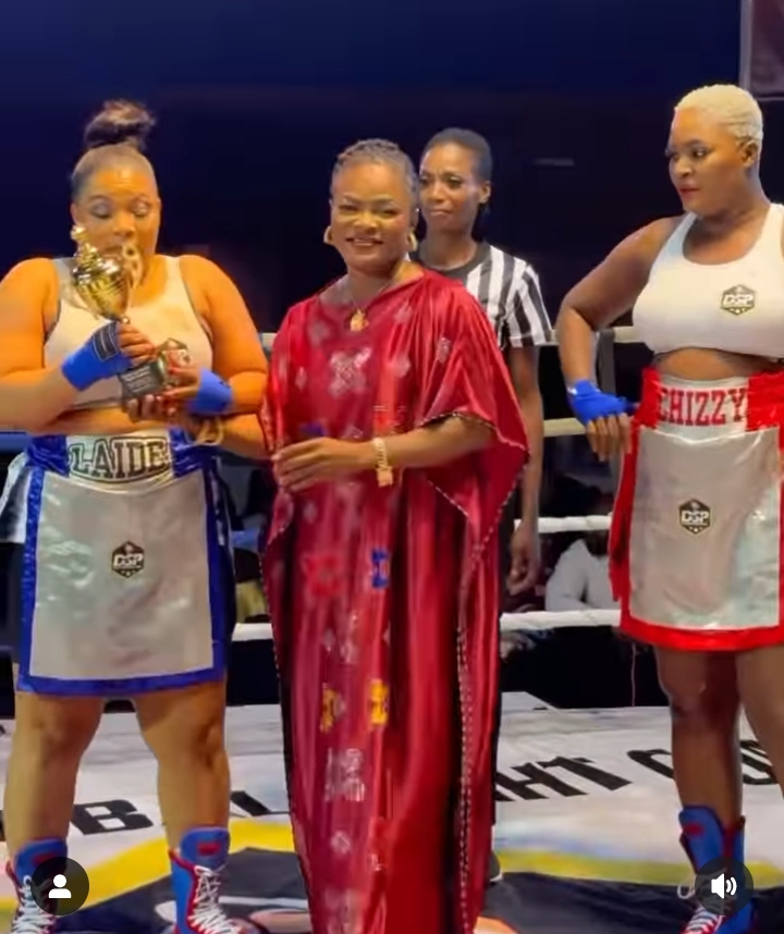 "I will not tolerate manipulation & lies"- Laide Bakare says as she beats chizzy alichi at the Celebrity Boxing Match (VIDEO)