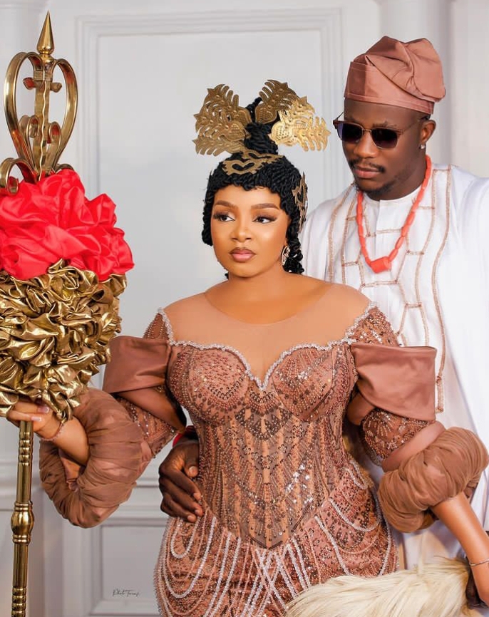 “She is the wife of my youth” Queen Atang ’s fiance, King David hails her as he serenade her with money ahead of their wedding (Video)