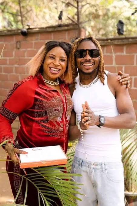 How my girlfriend rejected my 2 million gift says the money was too small –Asake recount, reveals what his mom did after he gave her the same money