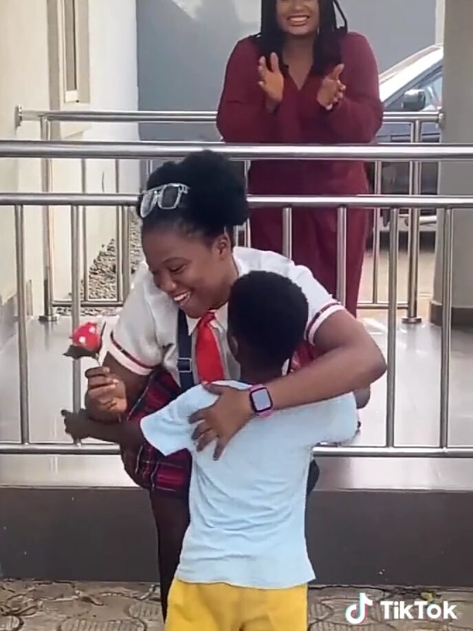 "Please Say Yes!" - Actress Mercy Kenneth Overwhelmed with Joy as little kid Presents Her Flowers on Set (Video)