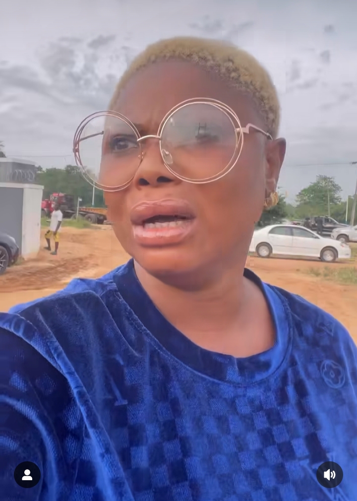 "My whole world is crumbling." Actress Evan Okoro breaks down in tears as her business ventures are demolished in Delta State