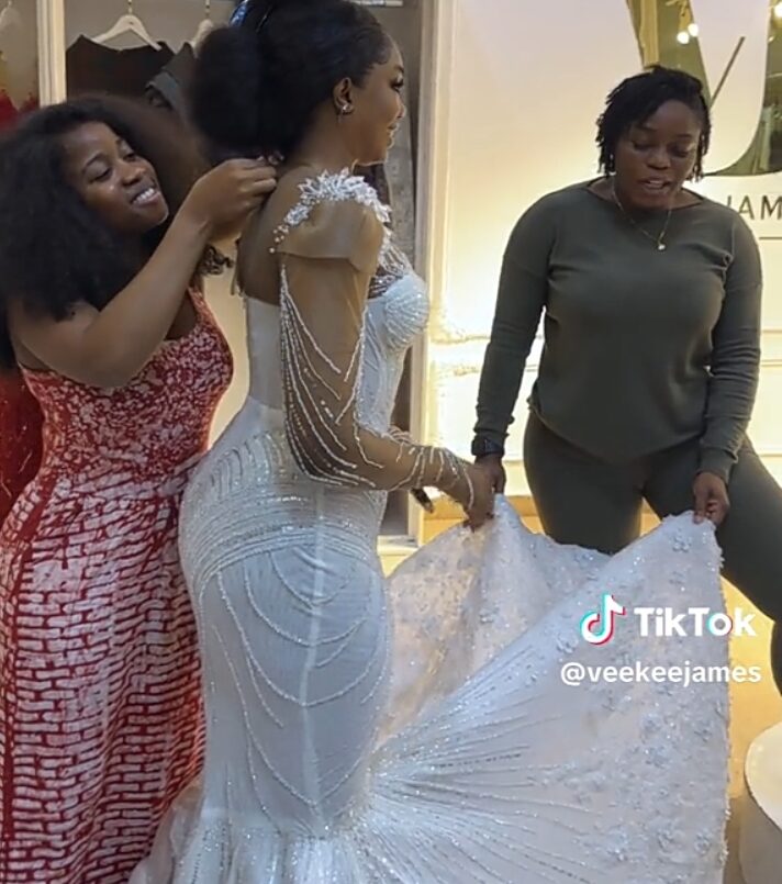 “Every bride needs a friend like Bisola” – Veekee James showers praises on Bisola Aiyeola for her acts of service during Sharon Ooja’s wedding