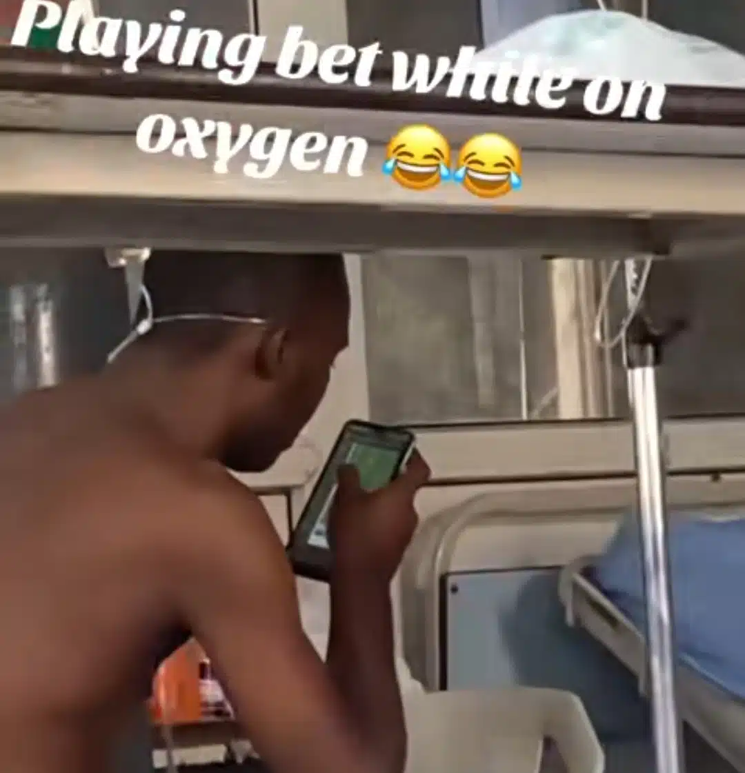 “What if 1 cut him 60 million?” – Drama as Nigerian man plays bet while on oxygen in hospital