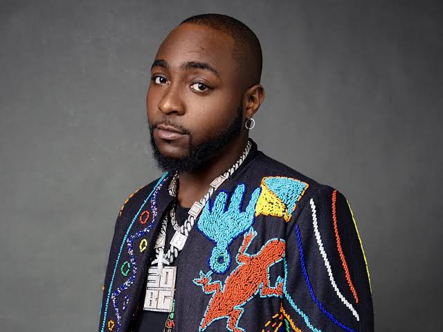 Davido calls out international show promoter for claiming she doesn’t know who he is