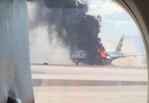 plane vegas airport las airways catches british fire theinfong